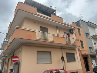 Quadrilocale in Vendita a Grottaglie, 145'000€, 139 m²