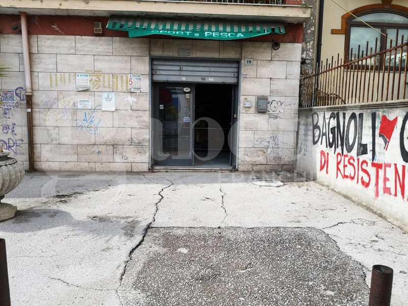 Negozio in Vendita a Napoli, 179'000€, 66 m²