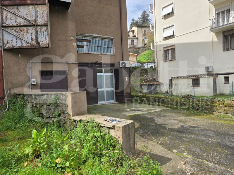 Casale in Vendita a Valmontone, 80'000&euro;, 110 m²