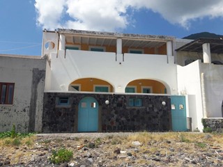 Casa Indipendente in Vendita a Santa Marina Salina, 150 m²