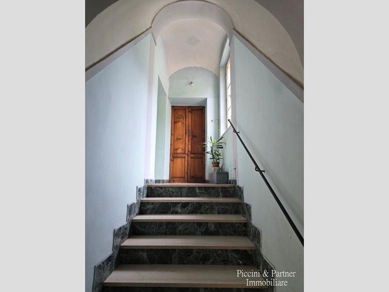 Appartamento in Vendita a Chiusi, zona Centro storico, 90'000€, 99 m²