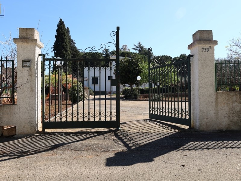 Casa Indipendente in Vendita a Polignano a Mare, 350'000€, 177 m², con Box