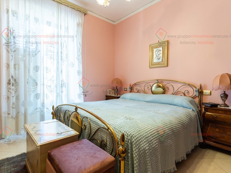 Trilocale in Vendita a Siracusa, zona Tisia Tica Zecchino, 80'000€, 88 m²