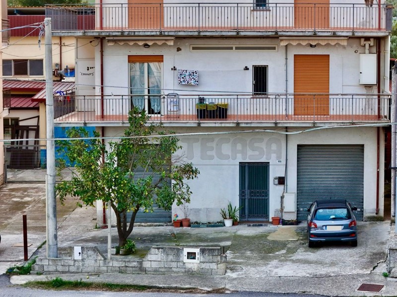 Casa Indipendente in Vendita a Catanzaro, 249'000&euro;, 250 m²