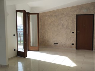 Quadrilocale in Vendita a Frignano, zona Centro, 80'000€, 100 m²