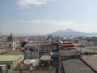 Appartamento in Vendita a Napoli, zona Quartieri Spagnoli, 470'000€, 190 m²