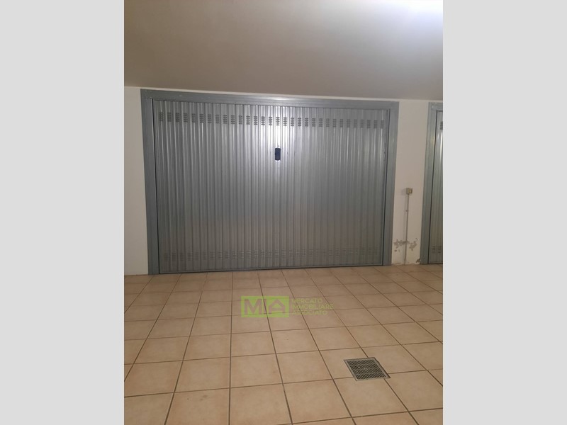 Magazzino in Vendita a Altidona, zona Marina di Altidona, 27'000€, 21 m²