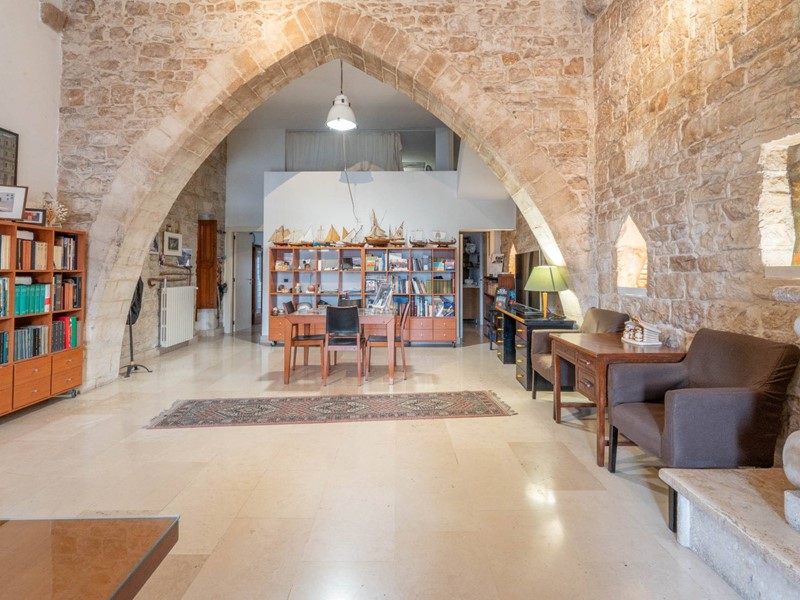 Appartamento in Vendita a Bari, zona Città Vecchia, 685'000€, 298 m²