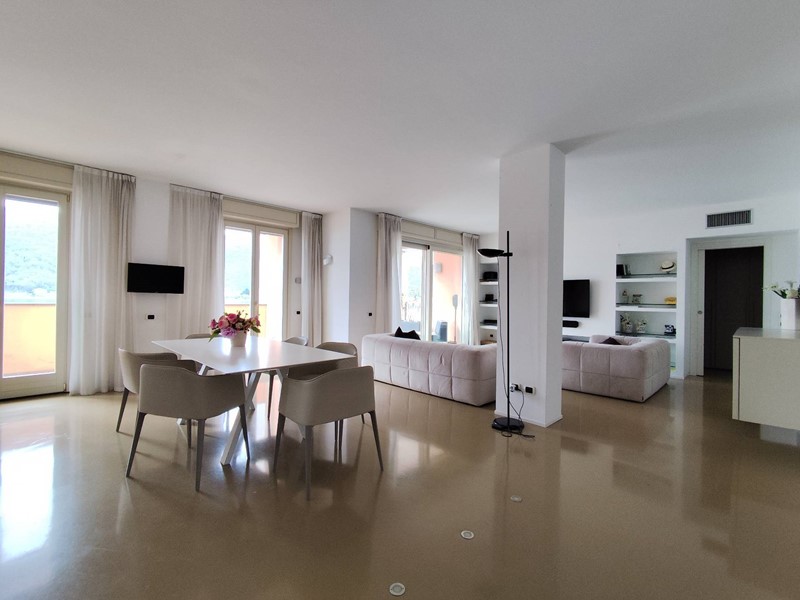 Quadrilocale in Affitto a Sarnico, 2'200€, 180 m²