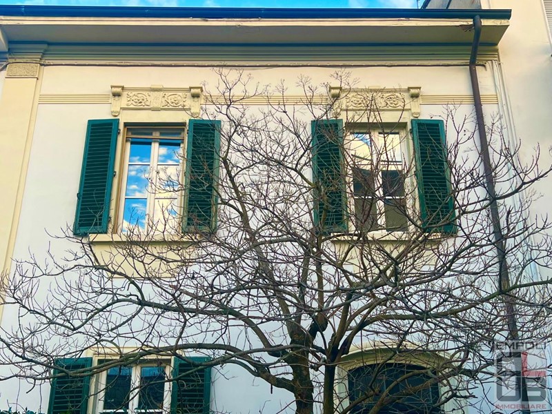 Villa in Vendita a Empoli, 590'000€, 340 m², con Box