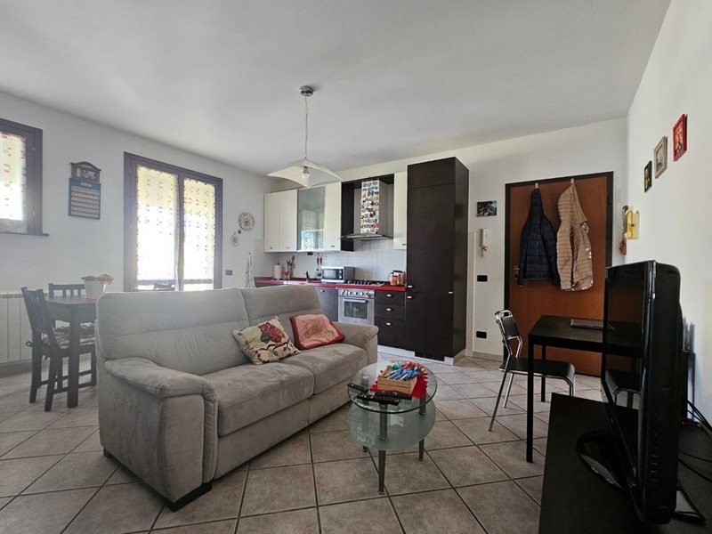 Trilocale in Vendita a Cascina, zona Sant'Anna, 189'000€, 92 m², arredato, con Box