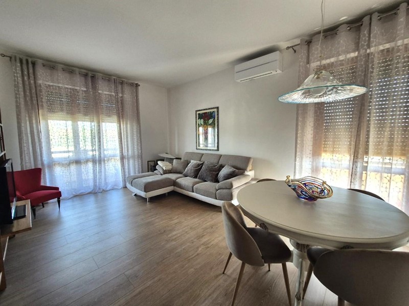 Appartamento in Vendita a Santa Croce sull'Arno, 160'000€, 100 m², arredato, con Box