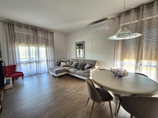 Appartamento in Vendita a Santa Croce sull'Arno, 160'000€, 100 m², arredato, con Box