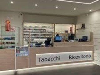 Attività commerciale in Vendita a Giardini Naxos, 250'000€, 80 m²