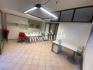 Trilocale in Vendita a Carrara, zona Marina di Carrara, 129'000€, 90 m²