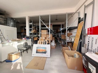 Capannone in Vendita a Vicopisano, zona San Giovanni Alla Vena, 118'000€, 175 m²