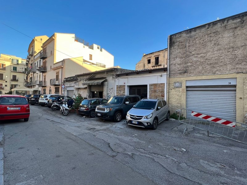 Magazzino in Affitto a Palermo, 2'100€, 75 m²