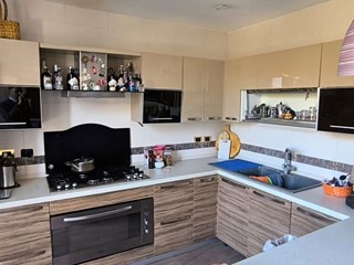 Appartamento in Vendita a Napoli, 450'000€, 240 m²