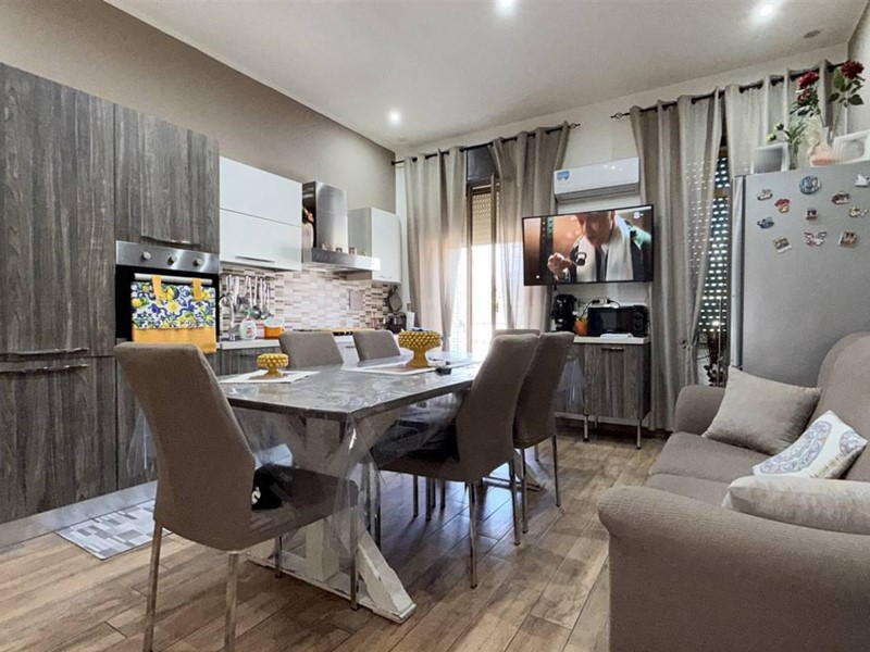 Quadrilocale in Vendita a Palermo, 90'000€, 100 m²