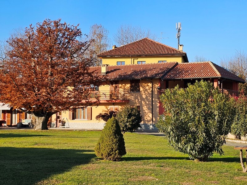 Appartamento in Vendita a Pinerolo, 160'000€, 150 m²