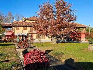 Appartamento in Vendita a Pinerolo, 160'000€, 140 m²