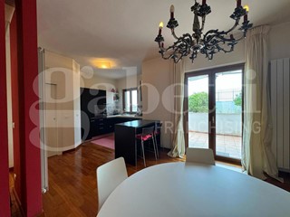 Villa in Vendita a Bari, 390'000€, 250 m²