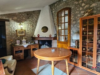 Appartamento in Vendita a Casole d'Elsa, 275'000&euro;, 226 m²