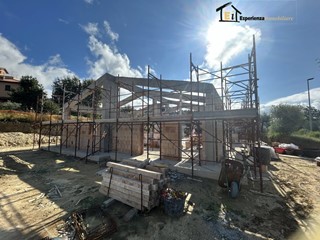 Villa in Vendita a Poggio Mirteto, 270'000&euro;, 95 m²