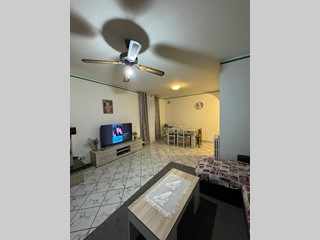 Casa Semi Indipendente in Vendita a Montecarlo, zona Micheloni, 195'000€, 130 m², arredato