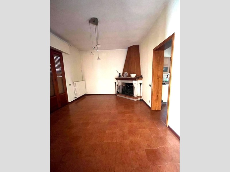 Casa Indipendente in Vendita a Lucca, zona Santa Maria a Colle, 340'000&euro;, 153 m², con Box
