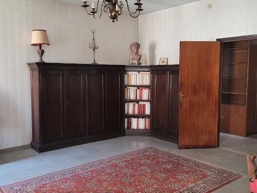 Quadrilocale in Vendita a Carrara, 120'000€, 130 m²