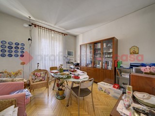 Villa in Vendita a Torino, 390'000€, 240 m²