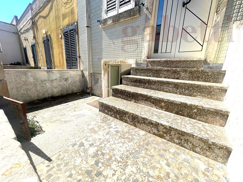 Casa Indipendente in Vendita a Poggiardo, 40'000€, 100 m²