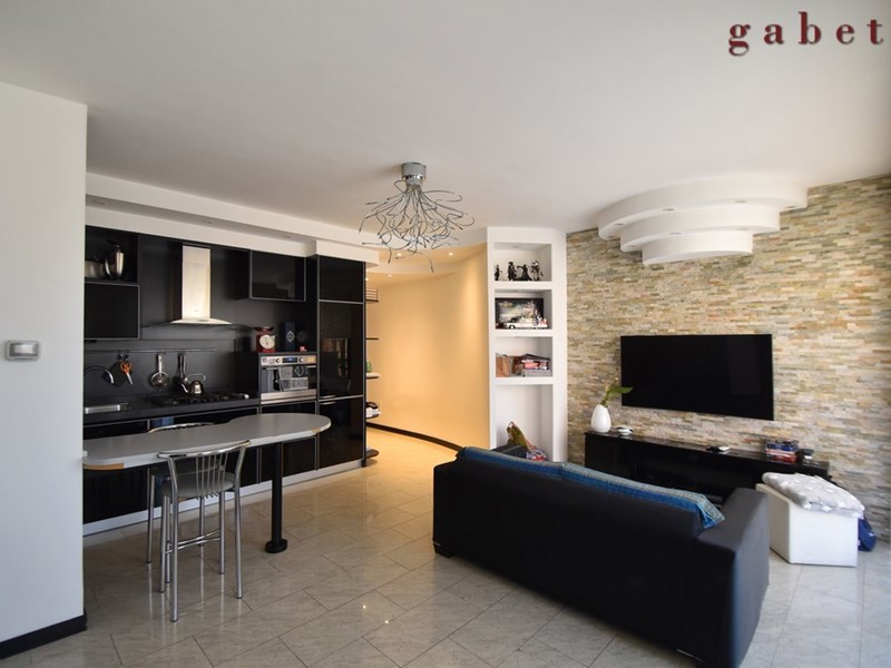 Bilocale in Vendita a Magenta, 135'000€, 70 m²