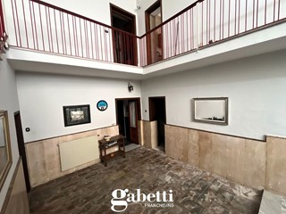 Casa Indipendente in Vendita a Pignataro Maggiore, 95'000€, 180 m²