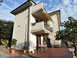 Villa in Vendita a Rosignano Marittimo, 730'000€, 300 m²