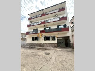 Trilocale in Vendita a Casoria, 200'000&euro;, 139 m²