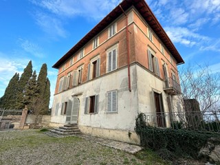 Villa in Vendita a Siena, 1'000'000€, 650 m²