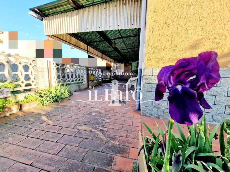Casa Indipendente in Vendita a Campi Bisenzio, zona San Giusto, 350'000€, 160 m²