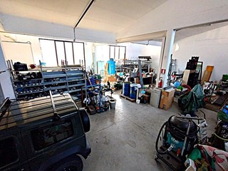 Capannone in Vendita a Capannori, 270'000€, 345 m²