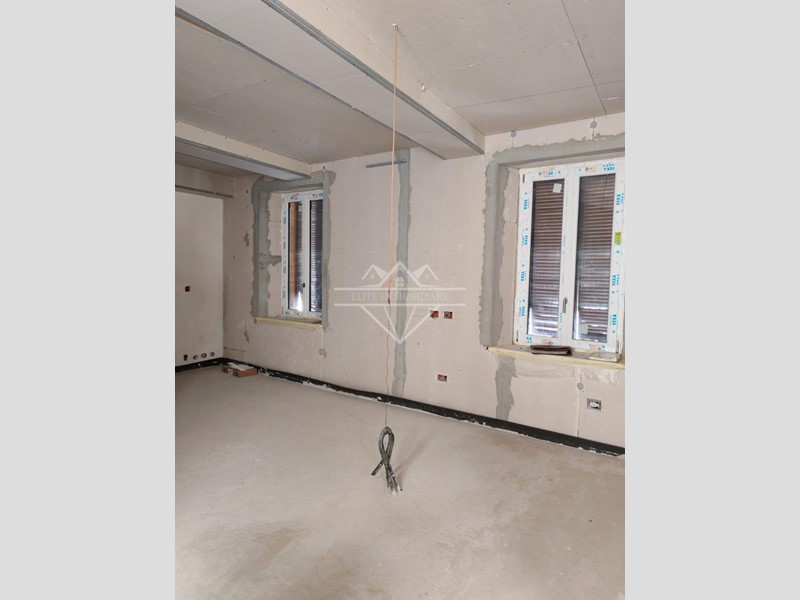 Trilocale in Vendita a Seravezza, 147'000€, 70 m²