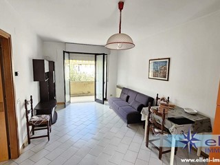 Quadrilocale in Vendita a Massa, zona Ronchi, 260'000€, 70 m², arredato