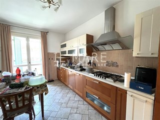 Trilocale in Vendita a Massa, zona Marina di Massa, 280'000€, 65 m², arredato