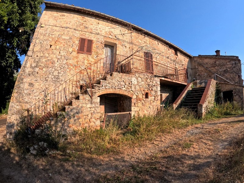 Casa Indipendente in Vendita a Casole d'Elsa, 110'000€, 244 m²