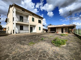 Casa Indipendente in Vendita a Santa Croce sull'Arno, 190'000€, 230 m², con Box