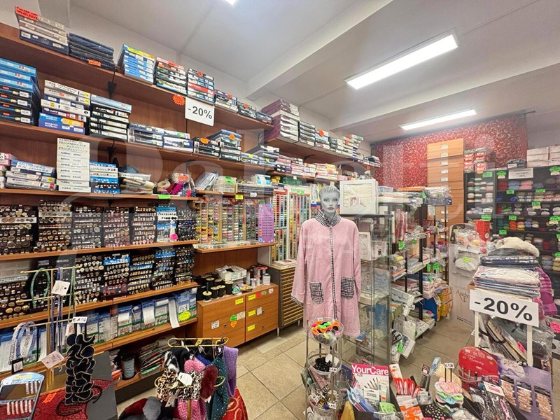 Attività commerciale in Vendita a Roma, 55'000€, 70 m²