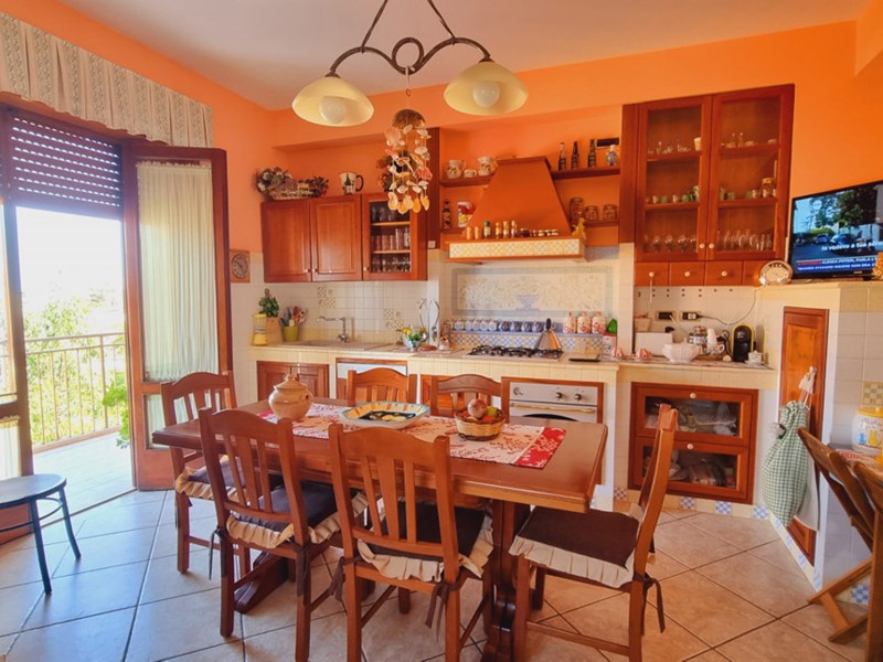 Quadrilocale in Vendita a Barcellona Pozzo di Gotto, 135'000€, 125 m²