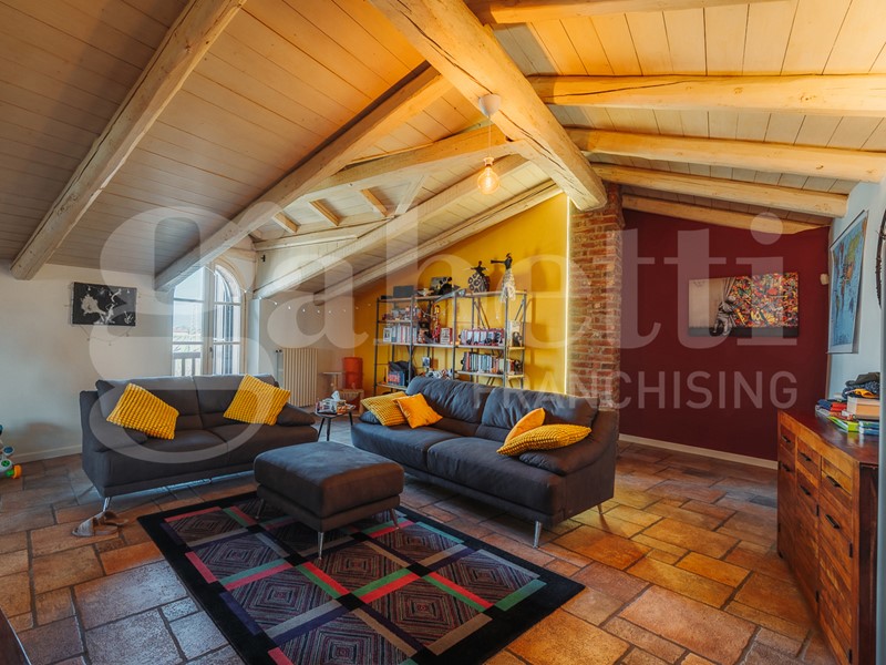 Quadrilocale in Vendita a Pinerolo, 205'000€, 200 m², arredato