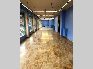 Negozio in Affitto a Montanaro, 950€, 360 m²