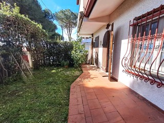 Villetta a schiera in Vendita a Massa, zona Marina di Massa, 285'000&euro;, 60 m²